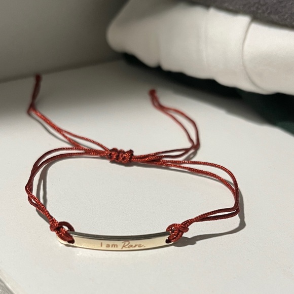 Rare beauty Red String Bracelet with Silver Plate - Picture 1 of 1